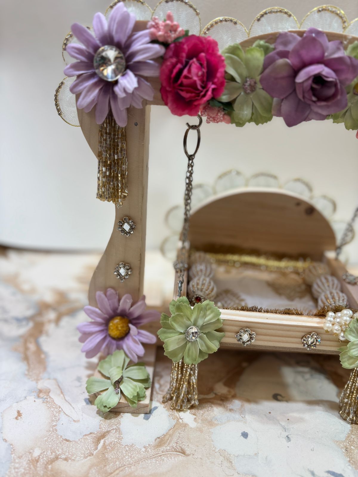 Kri-Radhey Elegant Floral Jhula (Purple-Green)