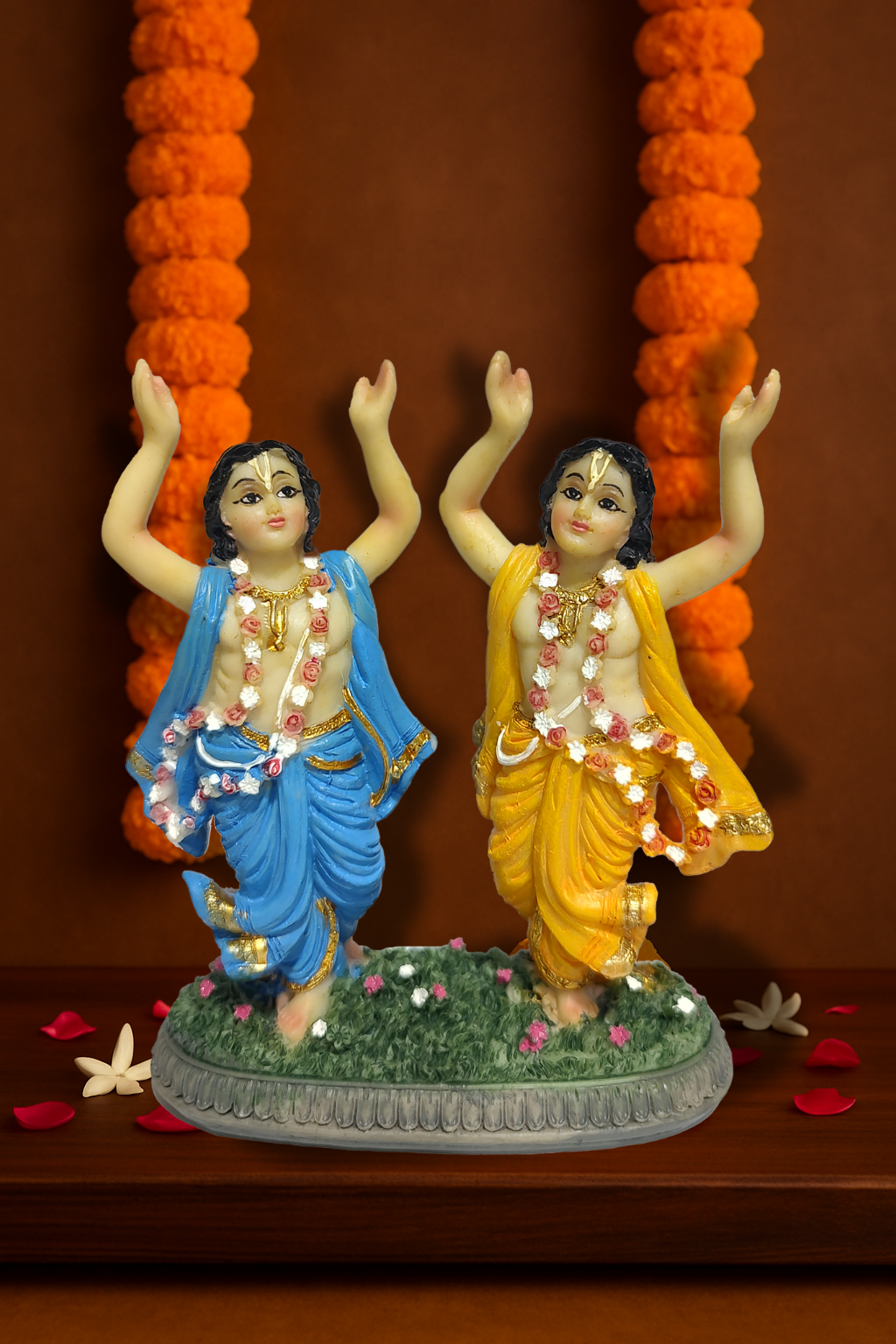 Gaur Nitai - 5"