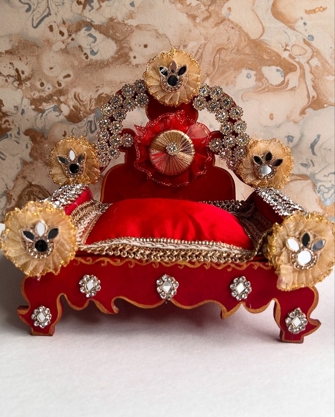 Kri-Radhey Red maharaja singhasan